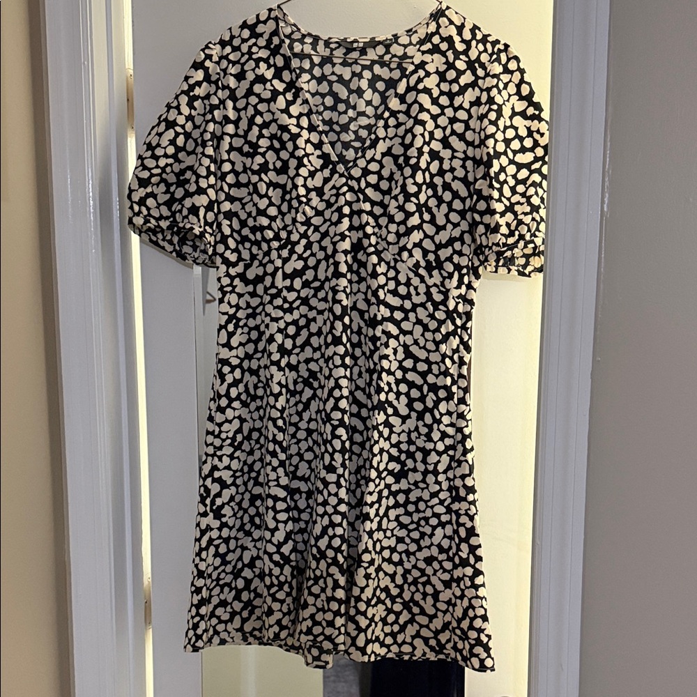 Uniqlo Black and Cream Spot Print Midi Dress